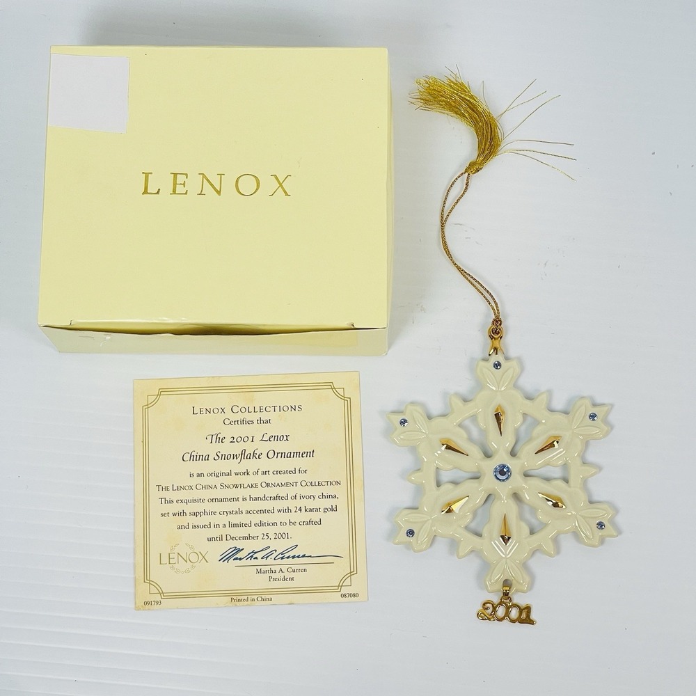 Lenox Ornament 2001 Fine China Snowflake 24k, Sapphire Crystal w/COA